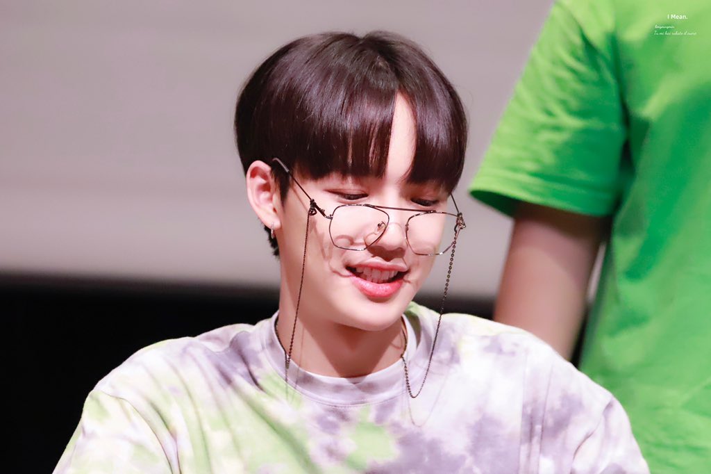 IMean1225's tweet photo. 190628 아크앤북 팬싸

선배님 ....

#임영민 #에이비식스 #AB6IX https://t.co/rk9ZJpZfKF