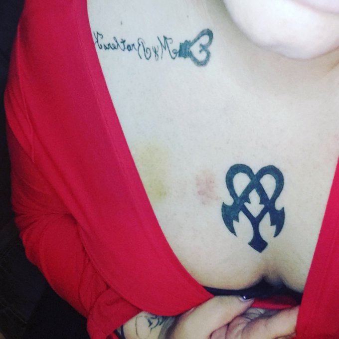 Ash Sin’s pics and videos