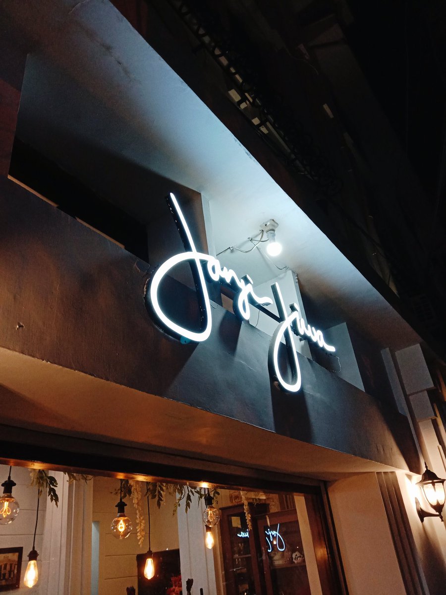 sukaskincarean's tweet photo. Coffe shop di Malang yang enak buat nugas, nonton Drakor, WiFi kenceng, bebas asap rokok dan harga affordable. 

Thread https://t.co/p6pWQMVasy