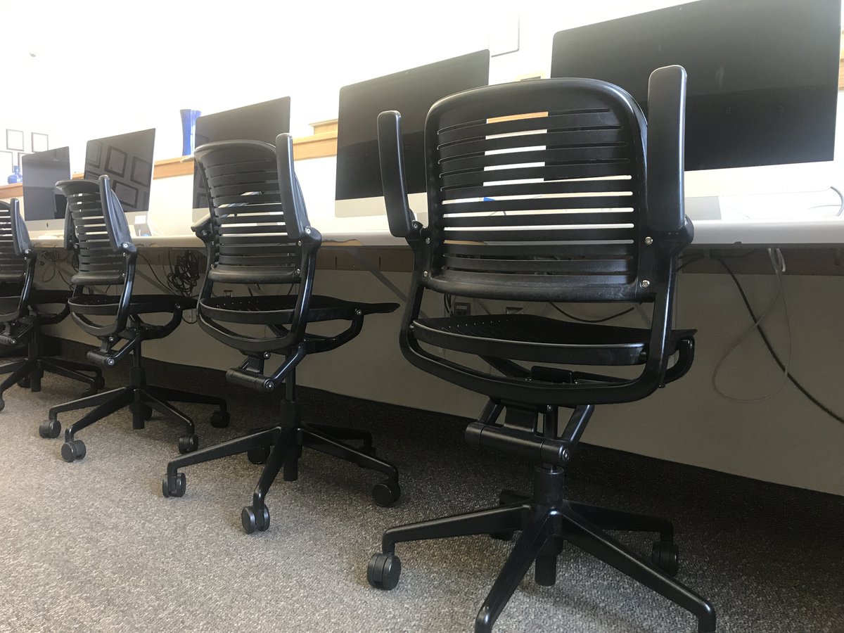 rute_mor's tweet photo. I miss working with my team. What I've learned as an editor originated from working with my team. It is because of them that I can start my own freelance idea; Even with empty spaces, I'm grateful we can work from home, and I can still do what I love; it's a privilege. #freelance https://t.co/Ho6kL3dkk6