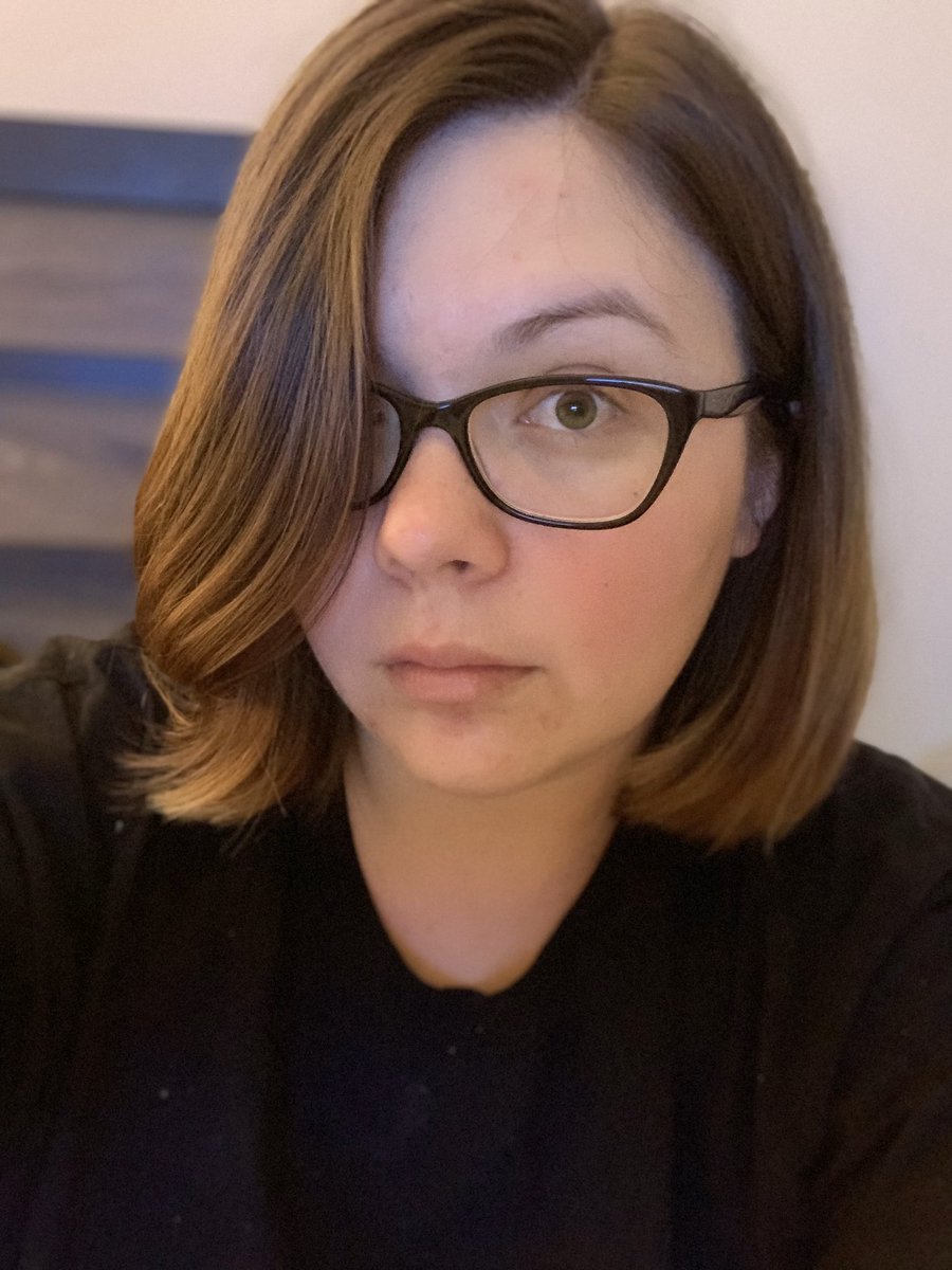 CoffeeAdventure's tweet image. Cut my hair short because the maintenance for the blonde ends WASN’T happening #momlife #shorthair #haircut