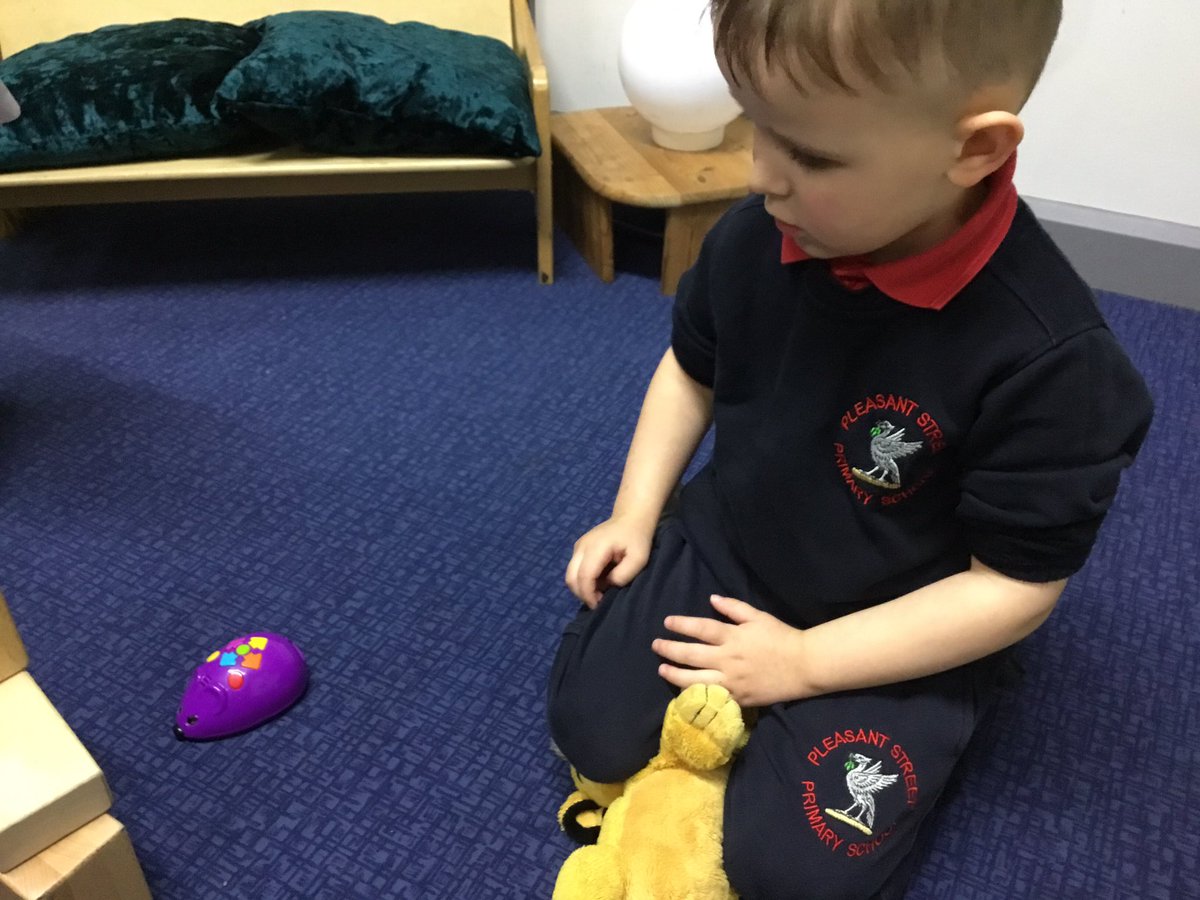 NurseryPleasant's tweet photo. We looked at some programmable mice today. We programmed them to move in different directions; left, right, forward and even made them turn at 90 degrees. We also directed them to move under a bridge. #pleasantstcomputing https://t.co/2jSslYwWEJ