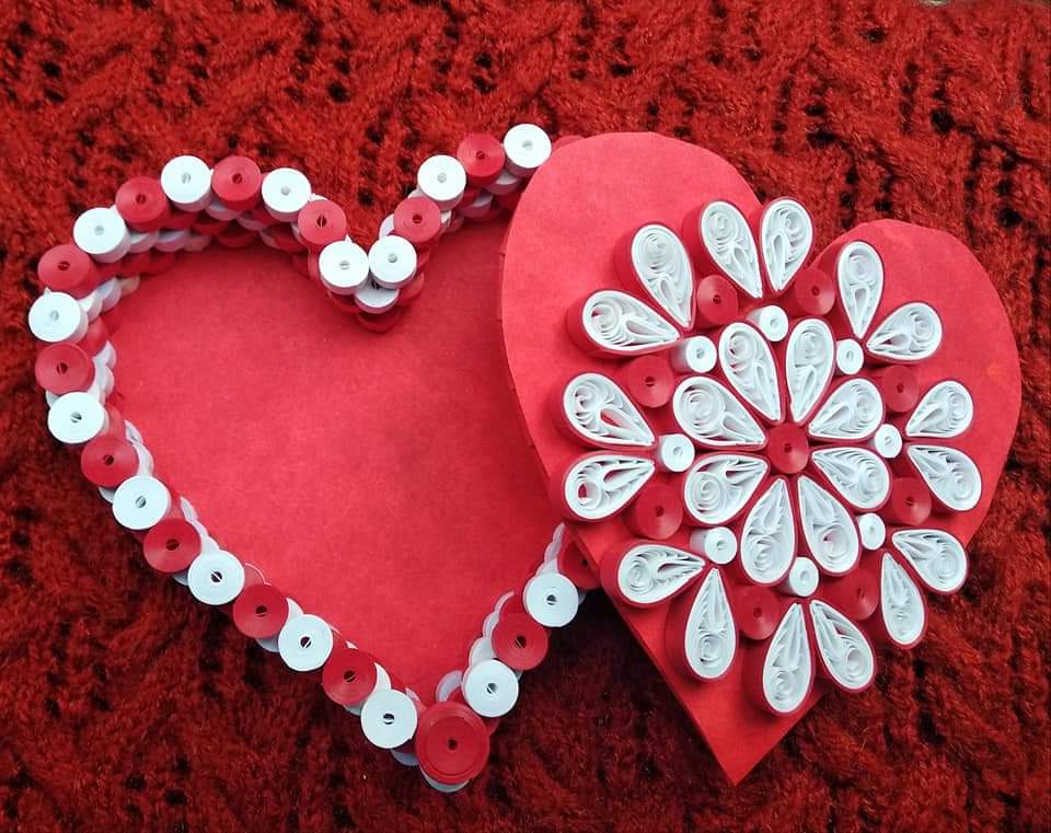 ethnicpip's tweet photo. Corporate professionals understand the importance of gifts very well. It is considered the best ways to impress the clients, customers, as well as the bosses. Here one may not take your emotion into account; here the class matters. Buy Now here https://t.co/xPRk68Qc8a https://t.co/U4Xm4OMe4H