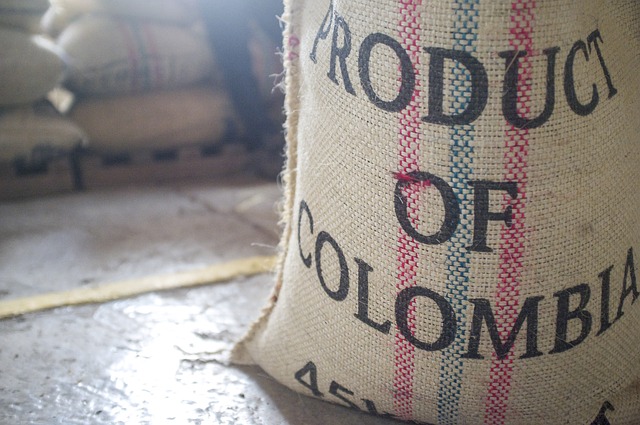 TrueCoffeeLover's tweet photo. Deeply nestled in the Central Andes is Tolima that is celebrated for producing complex specialty coffees with bright acidity and distinct tropical notes, Tolima is Colombia’s third-largest coffee-producing region responsible for 12% of its annual tonnage. https://t.co/S0Zsr4dZ7v https://t.co/mERazKSwH0