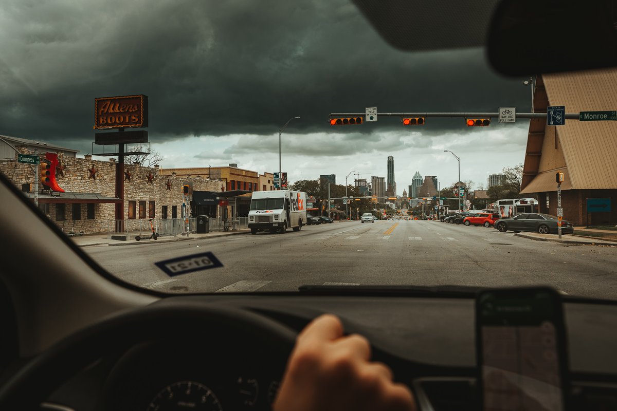LinChangJr1's tweet photo. When the city almost shut down, a dark cloud is coming.  #austintexas #austin #austintx #covid_19 #coronavirus #austindowntown #southcongress #austinphotographer #austinphotography #changjrphoto https://t.co/GHql5TWSEH