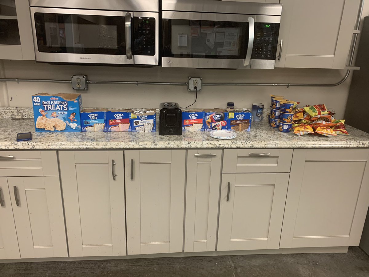 It’s Pop Tart Thursday here at 4650!! Thank you to all the associates that are working hard during these trying times! <a href="/MccourtDonTHD/">Don Mccourt</a> <a href="/DeeByars/">DeeByars</a>