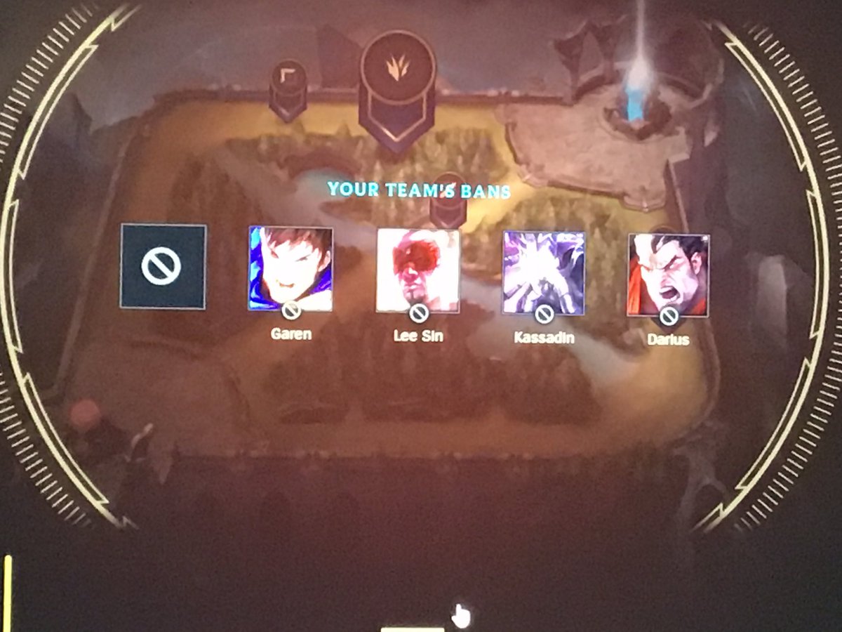 A thread of everytime I ban Lee Sin: