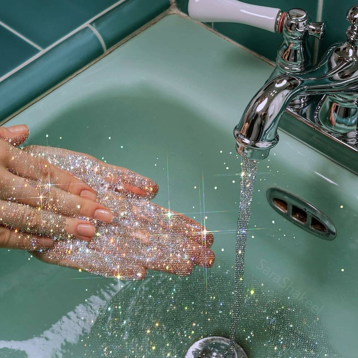 How South Delhi Girls Wash their Hands!

#CoronaVirus
#SheHood #Girlscommunity #WomenEmpowerment #womensupportwomen #sarashakeeel #Covid19 #CoronaVirusUpdate #coronavirusindia #CoronaInMaharashtra #COVID19 #COVID #CovidPain #Covid_19