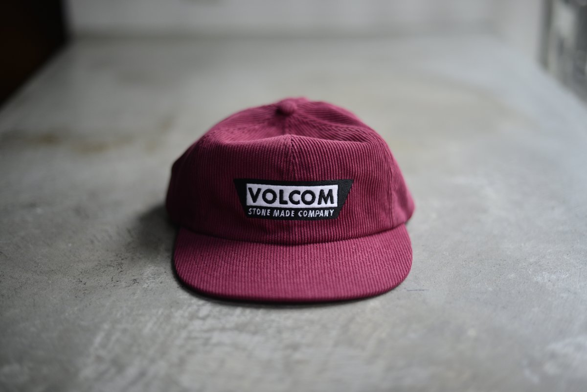 REGULATOR_WEB's tweet image. 【VOLCOM HEADWEAR】年中使えるヘッドウェアが入荷。サイズ調整が可能なスナップ＆アジャスター仕様のキャップはサイズを気にせず男女問わず被れて毎シーズン人気◎ regulator.jp/shopbrand/ct434 #regweb #ボルコム #volcom #キャップ #帽子