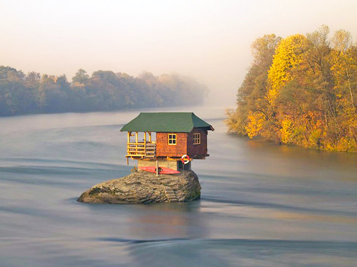 #MyQuarantineInSixWords My house is perfect for quarantine