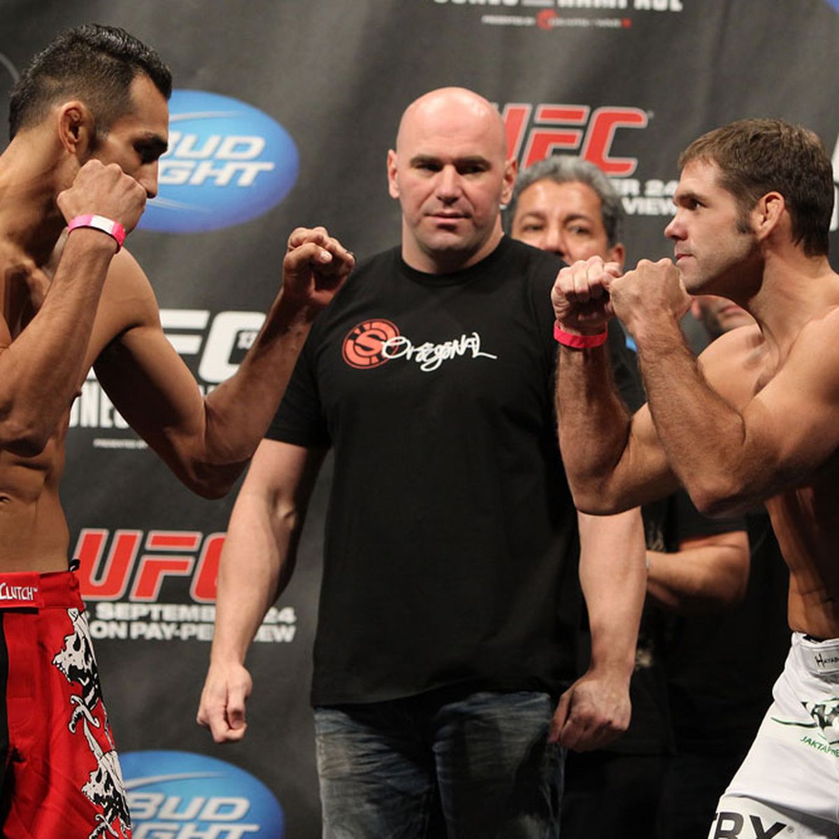 IIIMIII_'s tweet photo. ظهوره الأول الأول كان في عرض (#UFC135) ولكن هذه المرة في "الوزن الخفيف" واجه حينها المقاتل "آرون رايلي" وتمكن توني من الإنتصار بعدما حطم فك رايلي مما جعل الحكم يوقف النزال.
- رابط النزال ( https://t.co/75vfng3O4q ) https://t.co/cYxkp3cWg2