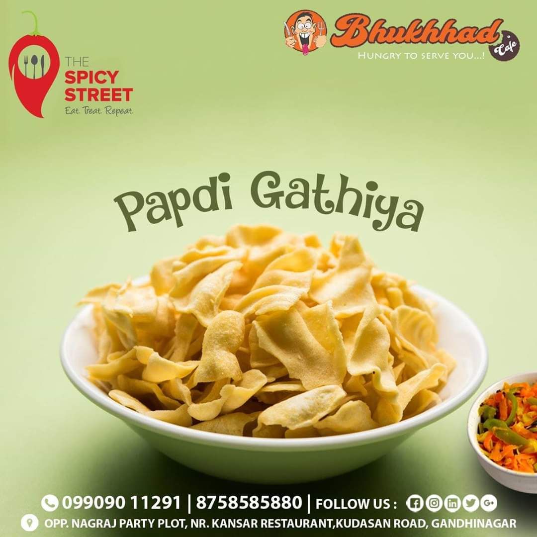 Live it up this #Weekend with a delicious treat!
.
.
WHERE : Opp. Nagraj Party Plot, Nr. Kansar Restaurant, Kudasan, Gandhinagar, Gujarat
.
.
#thespicystreet #gandhinagar #kudasan #Ahmedabad #Food #Nasto #GujaratiNasto #HealthyNasto #PapdiNasto #GanthiyaNasto #Ganthiya #Papdi.