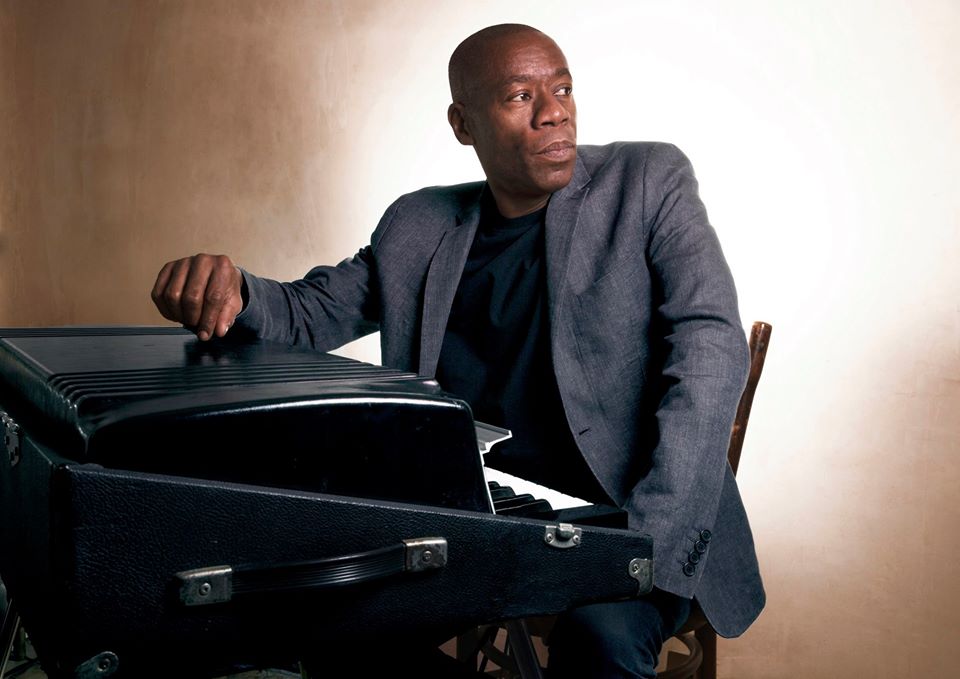 genesis_news's tweet photo. ROACHFORD: UK tour and "Twice In A Lifetime" album release postponed due to corona pandemic. https://t.co/QFBO8ky1rg 
@roachfordmusic @rutherfordnet @BMG_DE #corona #andrewroachford #twiceinalifetime https://t.co/ITLr56rVdN