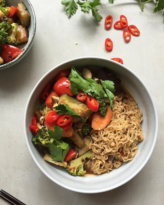 gingernchorizo's tweet photo. Haven’t got a new recipe yet, but this Braised Aubergine Ramen in Spicy Black Bean Sauce recipe is in the blog archives, temporary link in my profile page 😇
.
.
.
.
.
.
.

#f52grams #instrafood #forkyeah #nomnom #feedyoursoul #spoonfeed #foodphotogra… https://t.co/D84DLHIAUJ https://t.co/DvSBwVwBe2