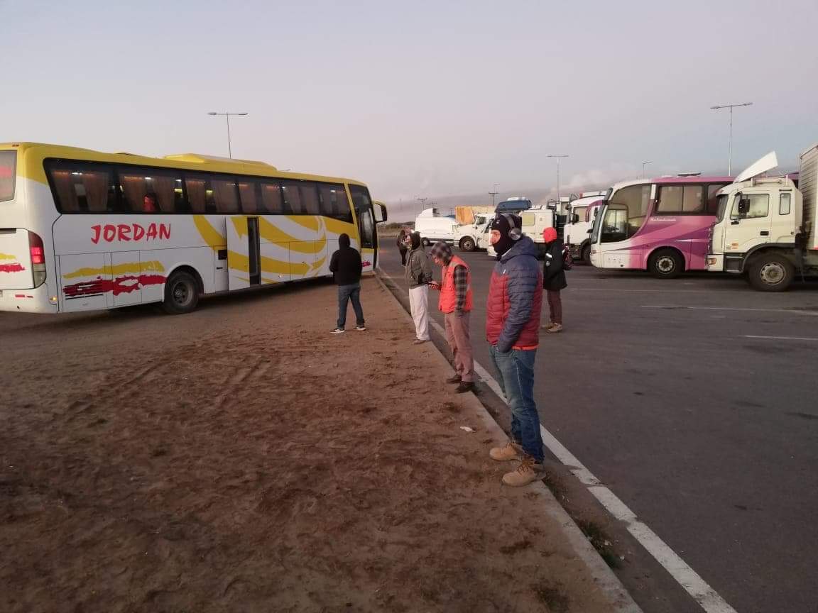 Amigopenquista's tweet photo. #APInforma #AHORA #ARAUCO
Trabajadores del proyecto MAPA de Arauco PROTESTAN por segundo día consecutivo tras NO SER ESCUCHADOS, son casi 7.000 PERSONAS las que trabajan juntas en esta MEGA OBRA!! https://t.co/vJhBZNTMao