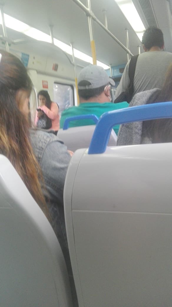 EzeRodriguezOK2's tweet photo. @InfoCNRT ya hay gente parada viajando en el tren roca https://t.co/IOD88YyA4O
