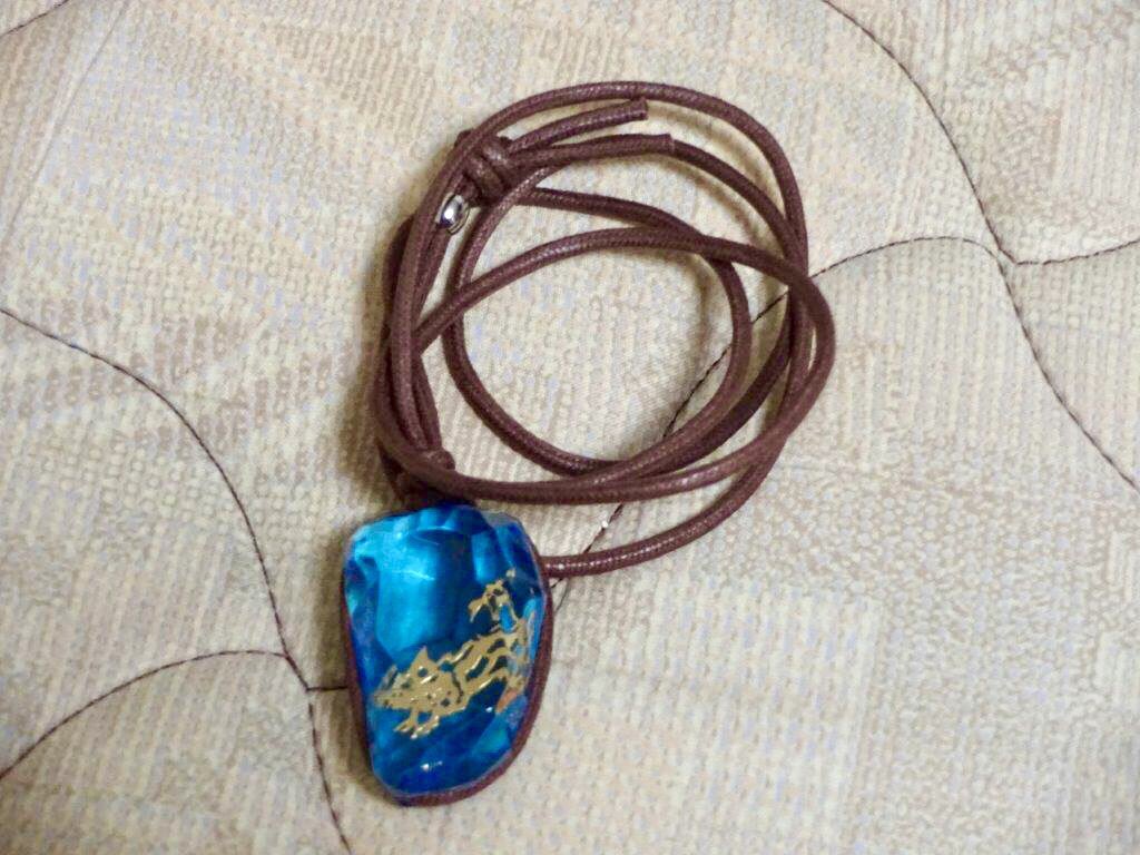 アッツーン Sur Twitter ウルトラマンコスモス の主人公 春野ムサシが少年時代にコスモスから託された 輝石 が届きました 真の 勇者に与えられる小さな石 これで輝石とコスモプラックが揃った ウルトラマンコスモス 輝石 コスモプラック 真の