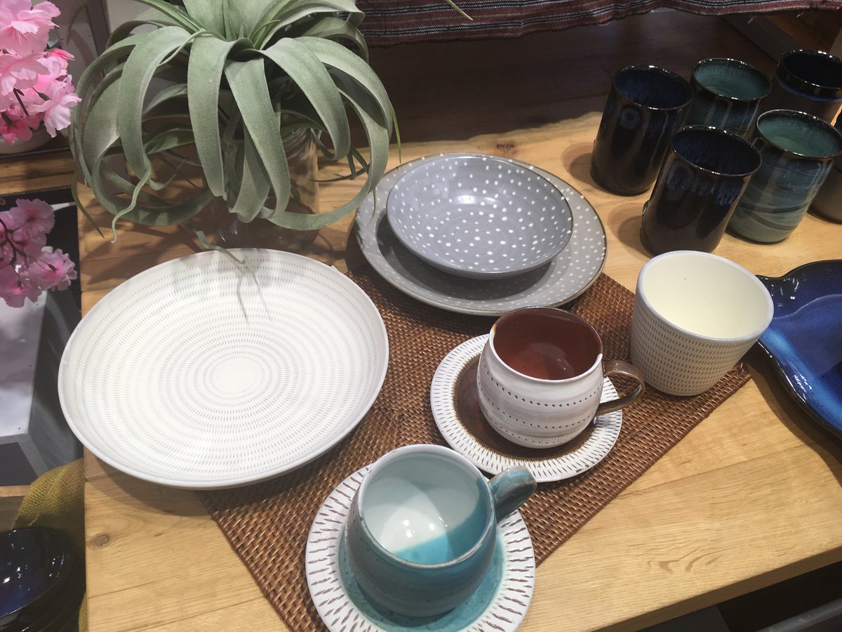 東急ハンズ博多店 九州に来て9周年 小石原焼陶器市 が始まりました 秀山窯 元永陶苑 上鶴窯 原彦窯元 のお皿やカップを取り揃えております 4月11日 土 ぜひお立ち寄りください 東急ハンズ博多店 1階 東急ハンズ博多店 九州に来て9周年 小石原焼陶器市 が始まりました 秀山窯 元永陶苑 上鶴窯 原彦窯元 のお皿やカップを取り揃えております 4月11日 土 ぜひお立ち寄りください 東急ハンズ博多店 1階