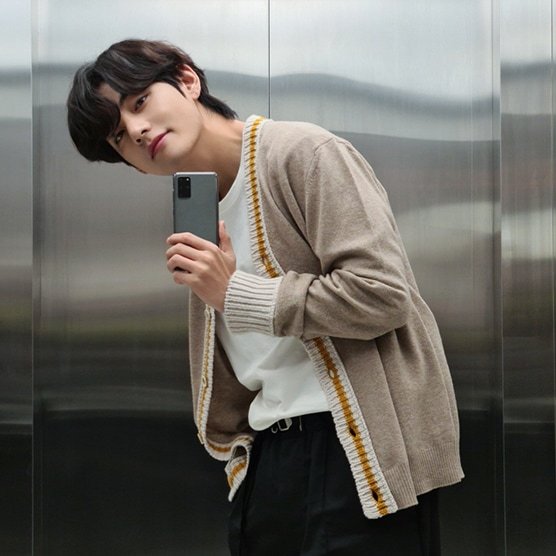 Bisha_bi74's tweet photo. |#btsxsamsung #Samsung #bts #taehyung #JUNGKOOK #JHOPE #SUGA #JK #방탄소년단 | https://t.co/vqLTeklNvY