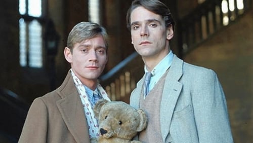 IanCallaway352's tweet photo. I want to be at #Oxford, at Brideshead Castle, and in #Venice, with #CharlesRyder and #SebastianFlyte in #EvelynWaugh's elegiac #BridesheadRevisited. Another for @retroculturati and his #coronabookescape. #Books #writers. https://t.co/iAf63Jho7e