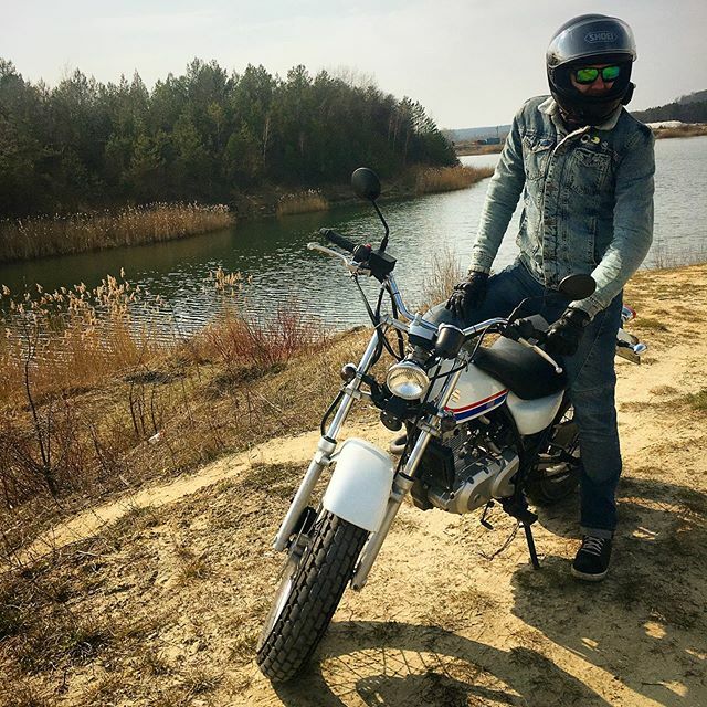 ivanlezhnjoviv's tweet photo. The happy moments 🏞📸
.
.
.
#suzukivanvan200 #suzukivanvan 🇯🇵 #rv200 #vanvan #vanvan200 #vanvanclub #suzukimotorcycle #smallbikes #200cc #highpipemoto #scrambler #customculture #custommortorcycle #suzukirider #suzukiriders #offthebeatenpath #leavethem… https://t.co/667ydOkseO https://t.co/16I2zuhC9A