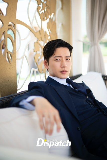 [현장포토] "설렘주의보"...박해진, 눈호강 비주얼 https://n.news.naver.com/entertain/article/433/0000067801… #박해진 #parkhaejin #강산혁 #포레스트 #드라마포레스트...