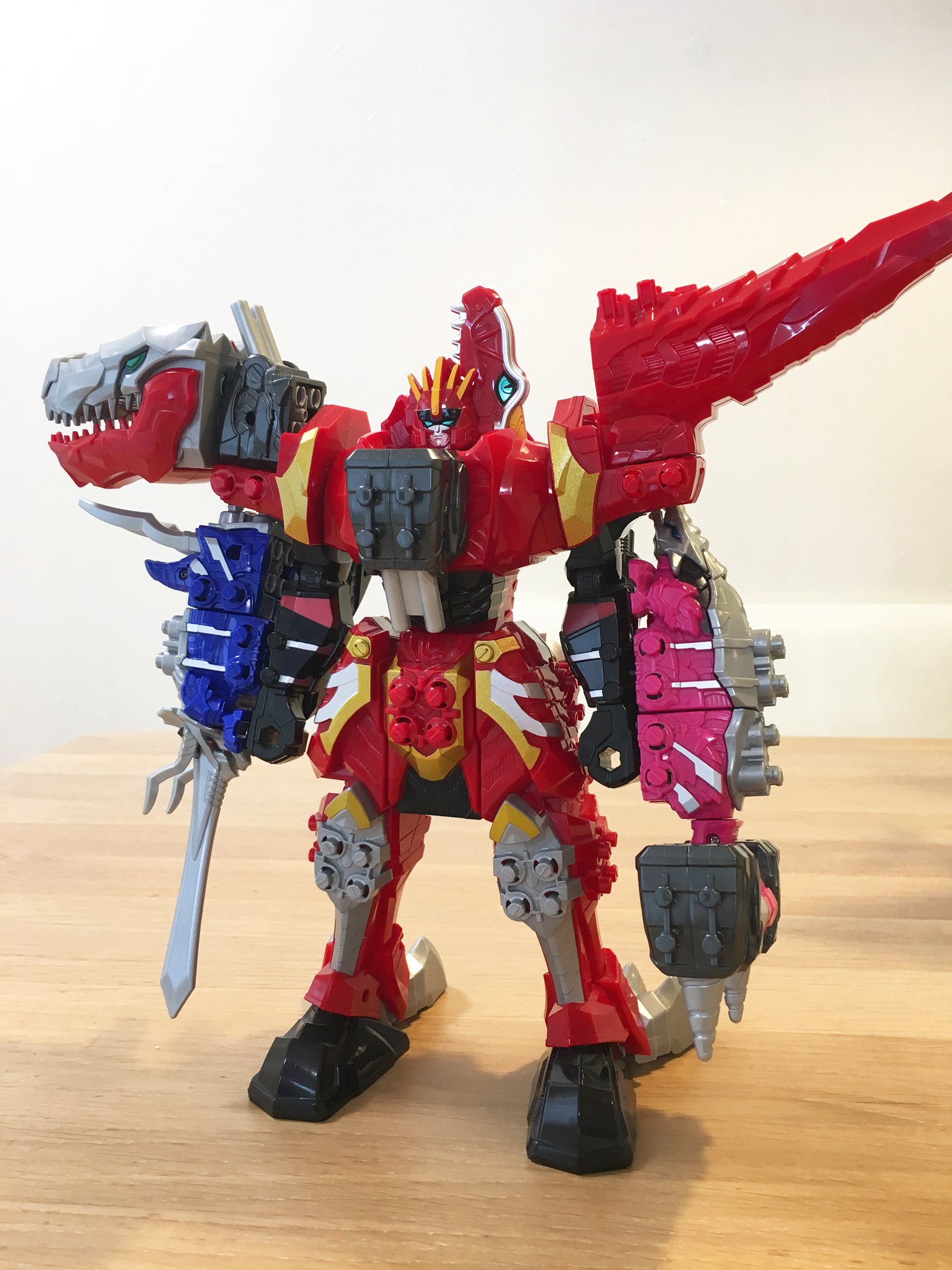 Battchi ガブリンチョッ 騎士竜王キョウリュウジン ﾟ ﾟ 念願のキョウリュウジャーソウルを手に入れました ๑ ᴗ キョウリュウジン再現をやってみましたが 中々再現度高くて面白い カッコイイスねぇ リュウソウジャー キョウ