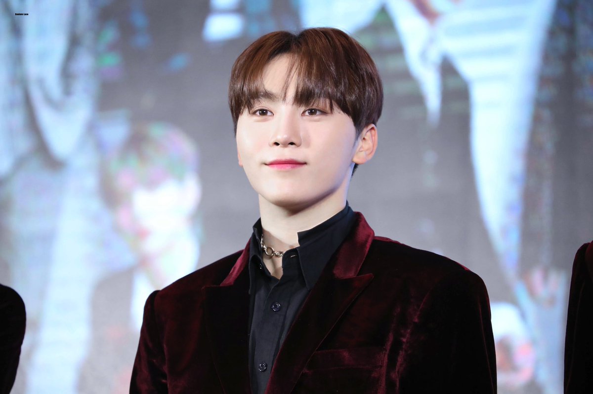 boolanc_lace's tweet photo. 191119 청도 팬싸
얼굴이 진짜 천재다 ㅠㅠ
#승관 #SEUNGKWAN #スングァン #세븐틴 #SEVENTEEN https://t.co/vHlnJJfM6o