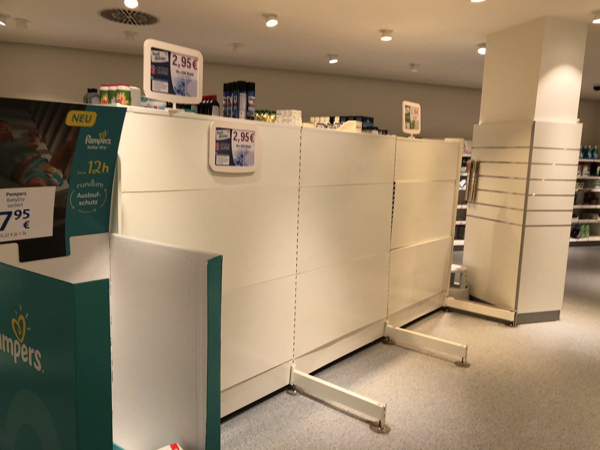 Mr_Frankynator's tweet photo. Komplett asozial, wie sich einige Mitmenschen verhalten!!! Drei Läden, kein Klopapier, keine Küchenrolle... Dabei will ich doch nur ganz normal ne Packung kaufen, wie sonst auch. Müssen plötzlich alle aus Angst auf den Pott? Wohl eher aus Dummheit... 🙈 #corona https://t.co/y7V7zJ9uvG