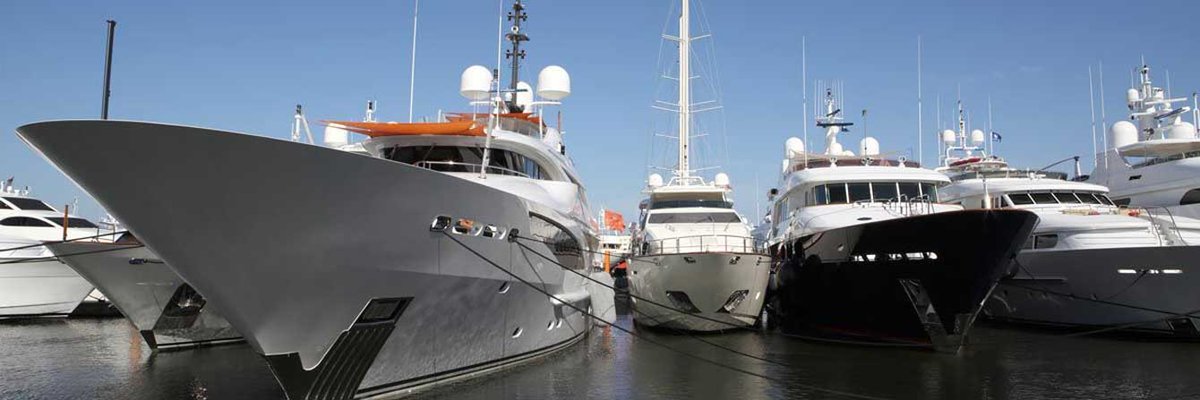 Charter your Private Jet to the Palm Beach International Boat Show paramountbusinessjets.com/events/palm-be… #bizav #privatejet #events