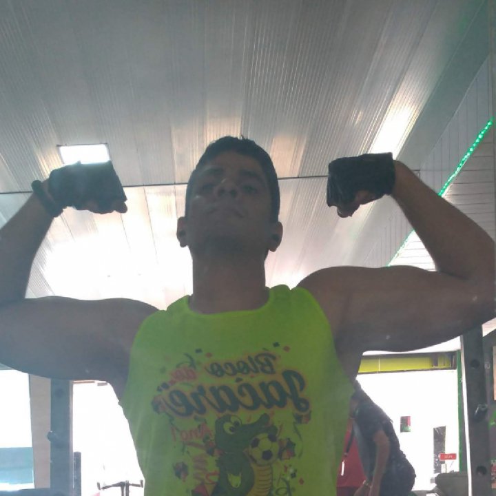 Venha se divertir comigo  em #BIGOLIVE.bigo.tv/sid/2125307156…