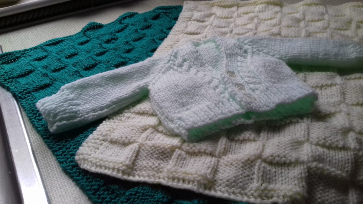 NiniansCrochet's tweet photo. Margaret’s been busy #knitting #staysafe #keepbusy #CoronaVirusChallenge https://t.co/0JiptBdbpZ