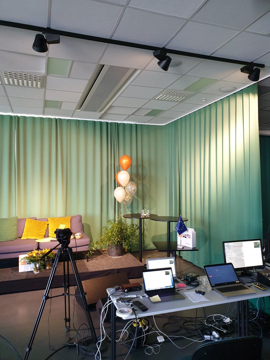 Idag har vi riggat upp en studio på Studio. I dessa tider tvingas vi tänka nytt och då testar vi digitalt! Stay tuned #tillväxtresan #företagsammaburlöv #digitalaburlöv