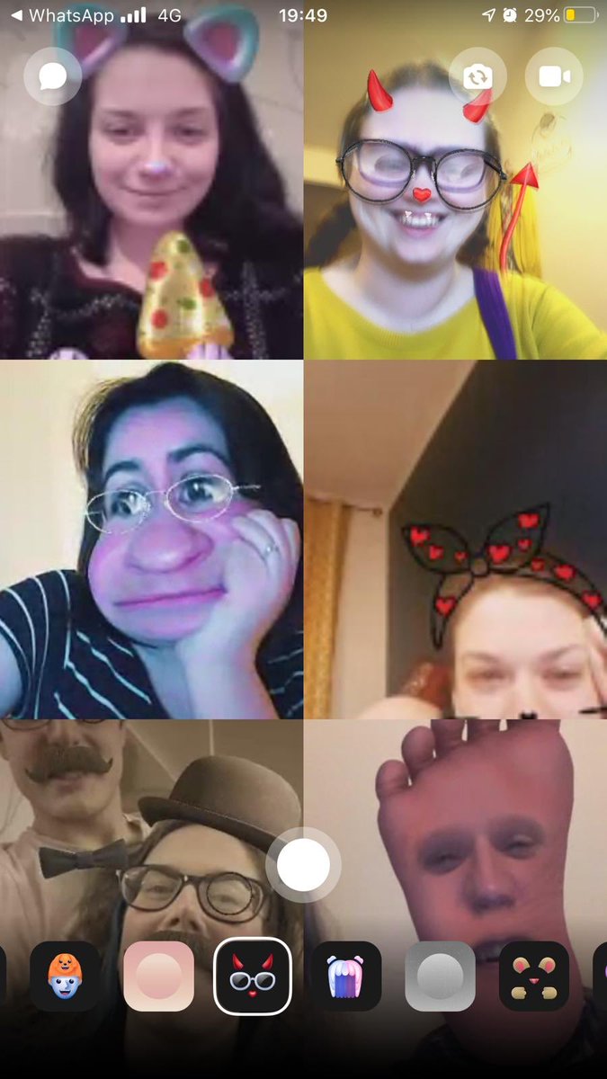LeedsRapper's tweet image. 1st official Quarantine “Practise” for us- super serious as you can see discussing the new #DERTnotDERT categories #groupchatusyourowls