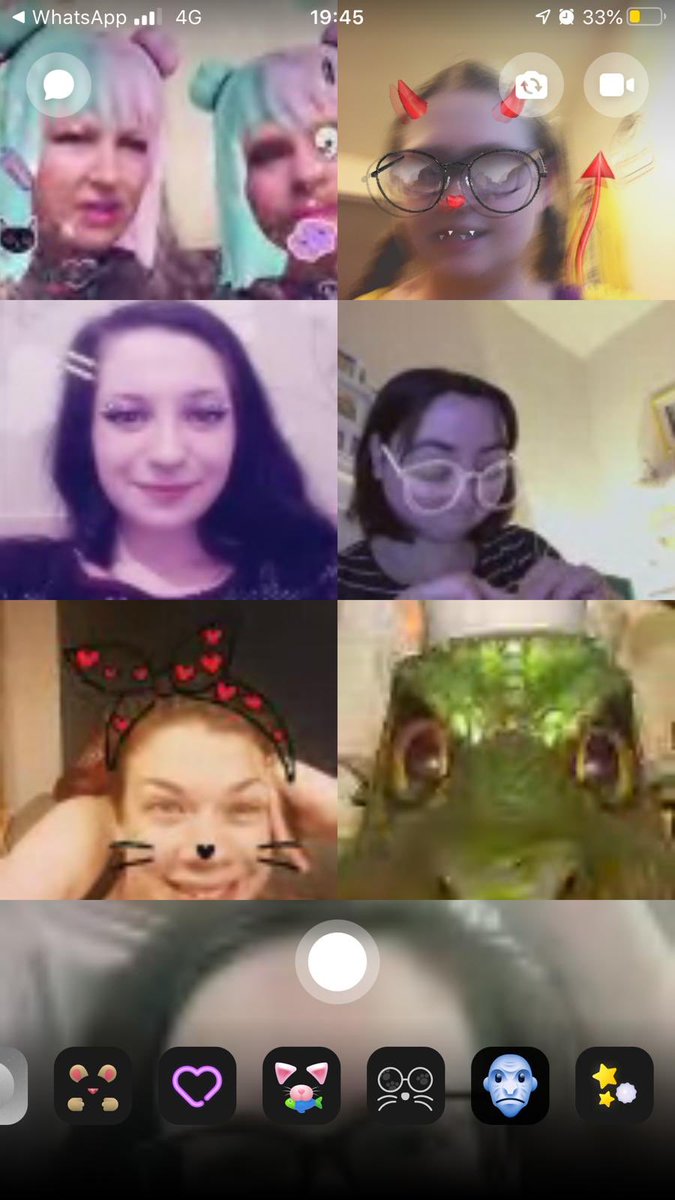 LeedsRapper's tweet image. 1st official Quarantine “Practise” for us- super serious as you can see discussing the new #DERTnotDERT categories #groupchatusyourowls