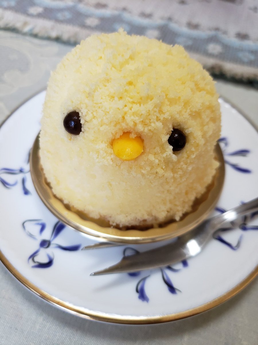 ひよこのケーキの小説 謙虚はラブコメとして最高である カメ