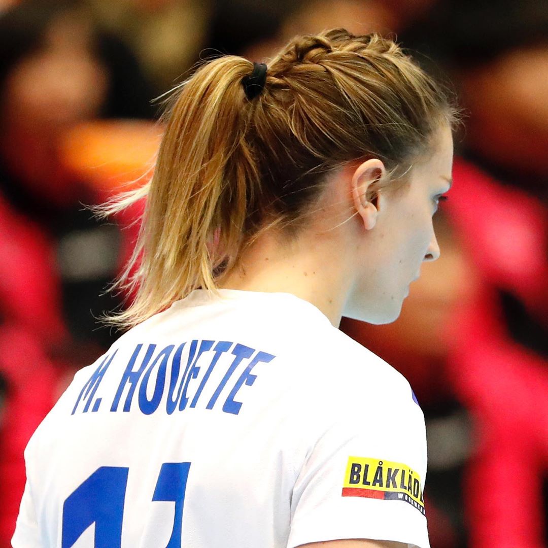 Profite de -30% sur les maillots de l'Equipe de France !  Quel(le) joueur(se) voudrais-tu voir dans le dos de ton maillot ? 😉
👉bit.ly/34hnTJ1