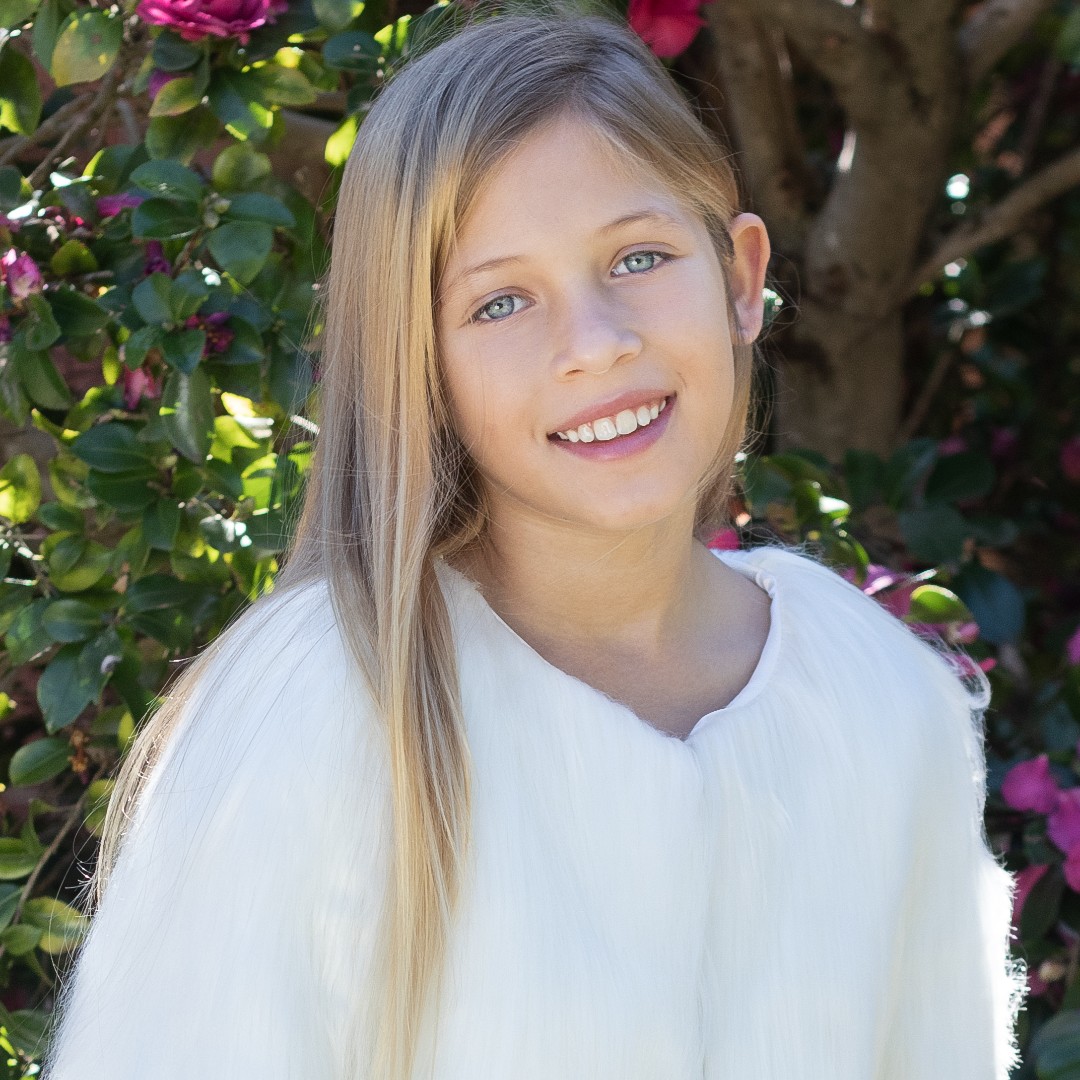 How Cute Is @summah_and_lilly In Our White Faux Fur Jacket?! 💜
.
.
.
.
.
.
#flairekids #flairekidsclothing #winterfashion #tweensfauxfur #kidsfauxfur