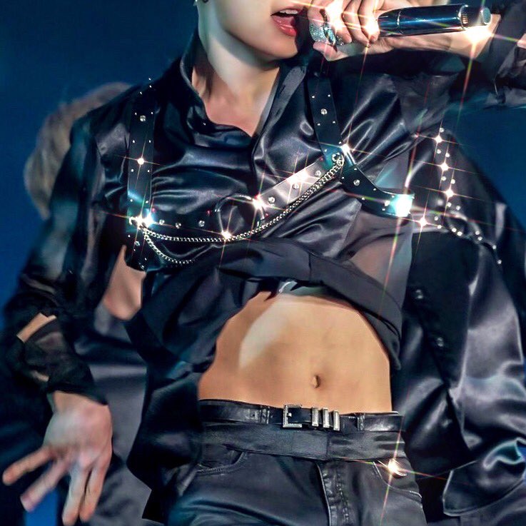 archiveforJK's tweet photo. silk                              &amp;                   harness https://t.co/wXOFkCzwA7
