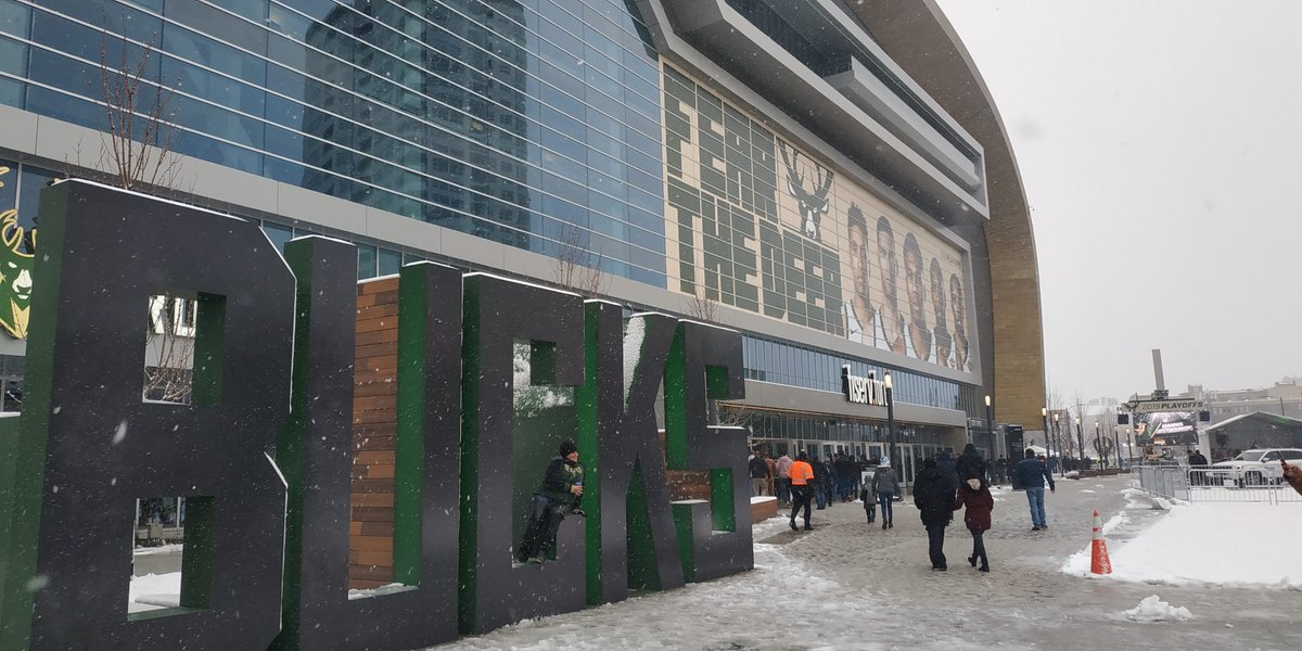 victorvaleraCSU's tweet photo. #Dudu and I are very fanatics of the @Bucks We were in playoffs the last season! Hopefully they can reschedule the @NBA and... WIN THE TITLE! #art203hunt @stritchu #FearTheDeer  🏀 https://t.co/psfnav9uyi