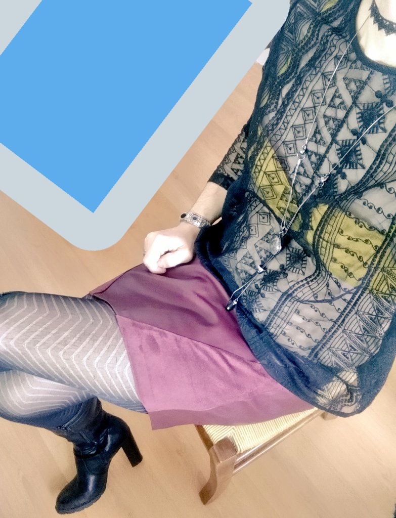 Zelye8's tweet photo. Télétravail... Ça a du bon de pouvoir travailler habillée comme on veut 😘#sissyatwork #JeResteChezMoi #sissydress #sissy #crossdressing #Crossdress #crossdresserathome https://t.co/9qqDjsZZek