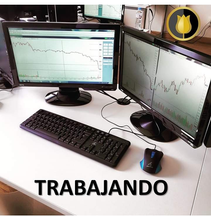 AA_Trading's tweet photo. Trabajando desde casa 

#QuedateEnCasa #YoMeQuedoEnCasa #CUARENTENA19M #COVID2019 #Covid_19 #FelizJueves #StayAtHome # https://t.co/he1YBUyt2b
