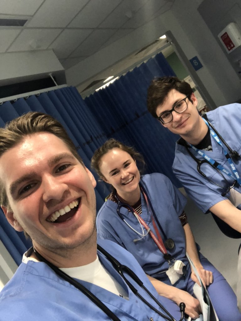 Third night on call, 13 long hours, lots of #COVID19 admissions, hand sores from washing, but we #juniordoctors still found time to smile. Tough times, but doing our best to protect you, your loved ones, our loved ones and #ourNHS. Time for bed, but back tonight 😴 @NHSEngland
