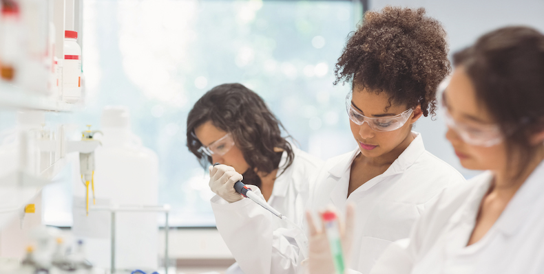Doing their bit: UK universities leap into action during #coronavirus crisis. 

Vaccines, life-saving treatments, transmission apps and rapid testing kits – higher #research is providing the answers. 

Read more: ow.ly/d95k50yPJDT