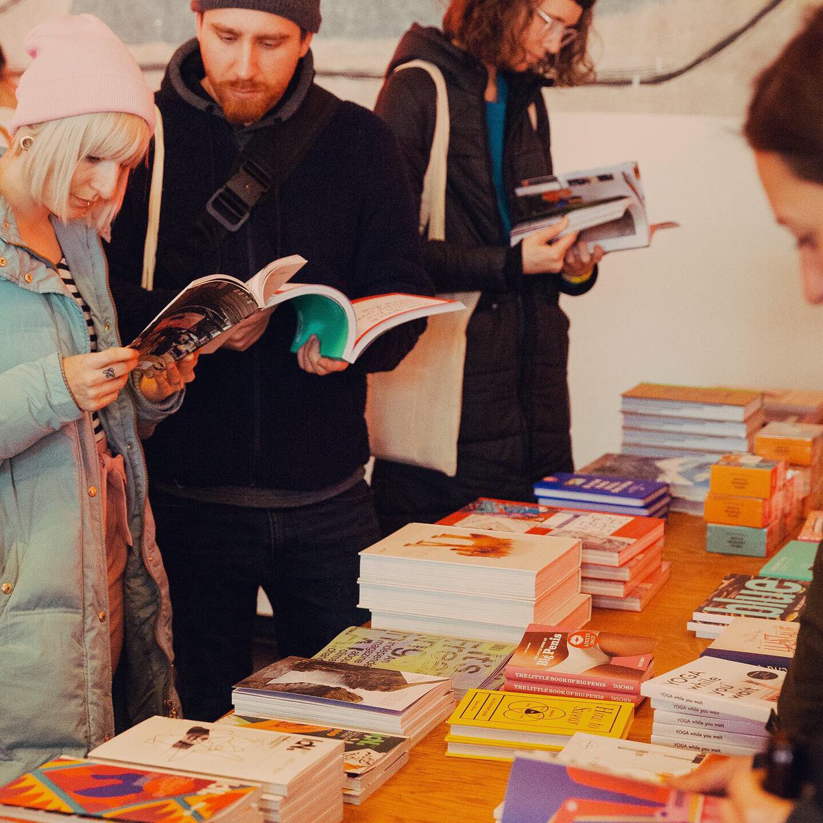 tocame_munich's tweet photo. .@sodabooks with their exquisite book corner at TOCA ME 20 📚🙌 https://t.co/1bxuNpKlGt #tocame20 https://t.co/IYuV5j7VJA
