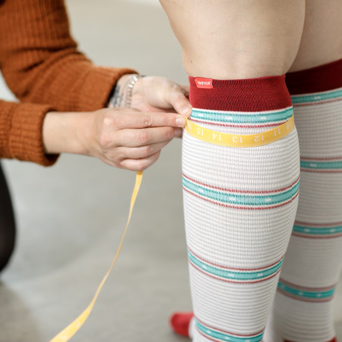 VIMVIGR's tweet photo. You've probably noticed by now that all of our socks are listed by mmHg. But do you know what that means?
MmHg or "millimeters of mercury" is a measurement of pressure, originating from the pressure a 1 millimeter-high column of mercury could generate.
#vimvigr https://t.co/Exe1DYg5RM