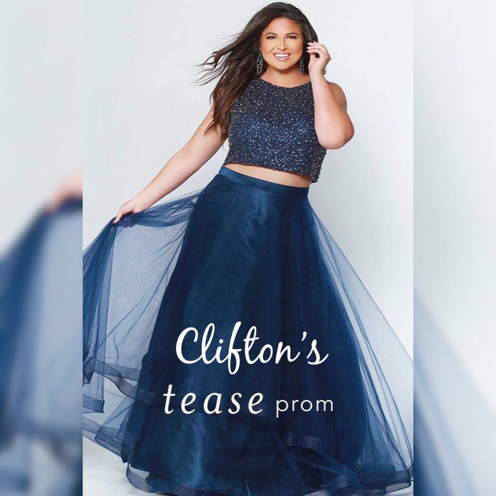 Cliftonscouture's tweet photo. Tulle/Satin 2-pc silhouette in navy w/Scoop neck, key-hole back, Bra-friendly straps, Heavily beaded bodice, Tiered tulle over satin skirt
Fully lined, size 24W - $289.

#cliftonscouture #teaseprom 
#twopiecedress #bluedress #prom2020 #curvygirl #plussizefashion #lovemycurves https://t.co/q1nMaOFKa1