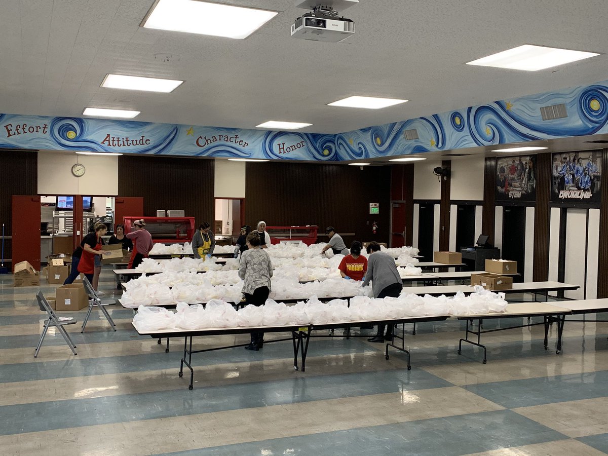 ljsdfacilities's tweet photo. Multi Purpose Room turned assembly line.
Can’t say enough about the hard work of this team getting meals out to the community. Y’all rock!
@LowellJoint @MeadowGreenLJ @RanchoStarbuck @ElPortal_00 @Olitapta @MacyEagles #JordanElementary https://t.co/NECtCfHjWx