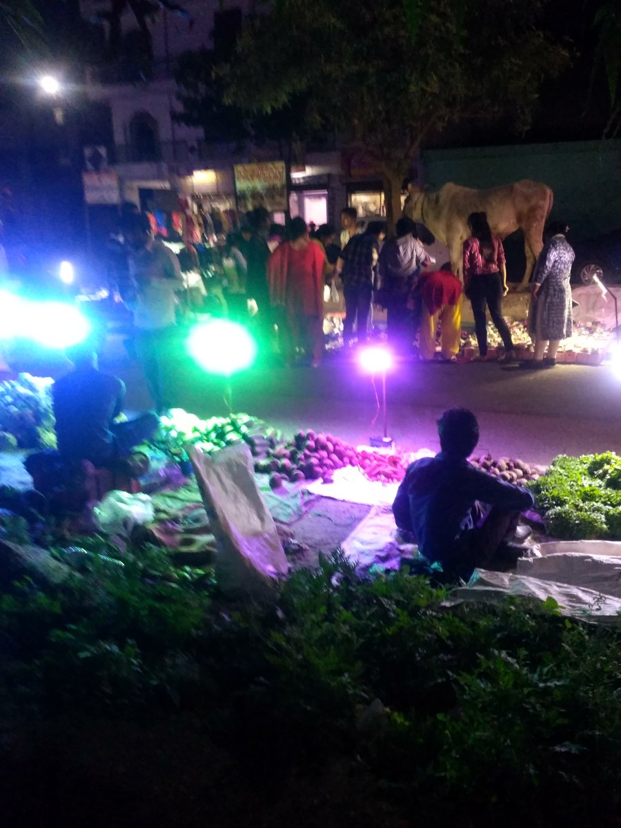 18singhNarendra's tweet photo. As PRESS RELEASE
of
N S C, PMO,
18 Mar, 20, there is not allowed to any night/ farmers market like Thursday/Sunday markets. But it is surprising, today this market is running in govindpuran ghaziabad.
I think responsible authority is waiting to Corona spreading.
#Casualapproach https://t.co/ksgSOfyqp6