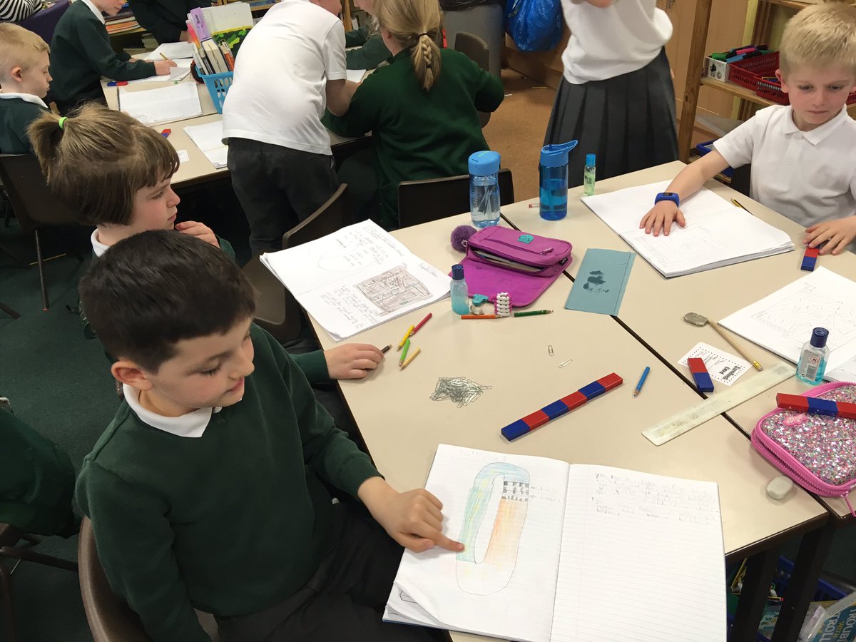 Staidansb's tweet image. Science designs ! Well done 👍 Year 3 ! #sciencestars